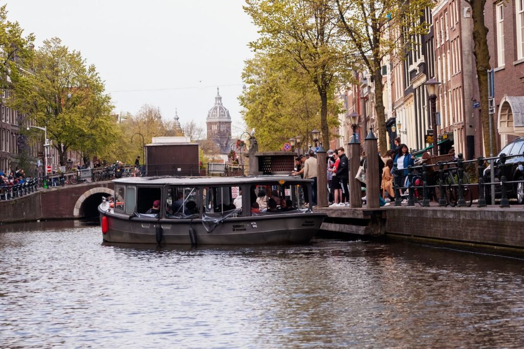 Canal Cruise